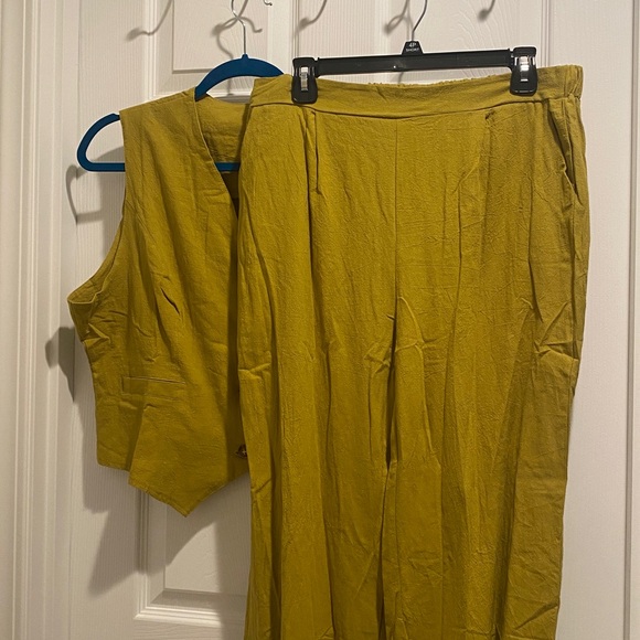 Women's Light Yellow/Green Pant & Vest Set - Picture 9 of 10